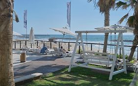 Sunny Sea View Studio